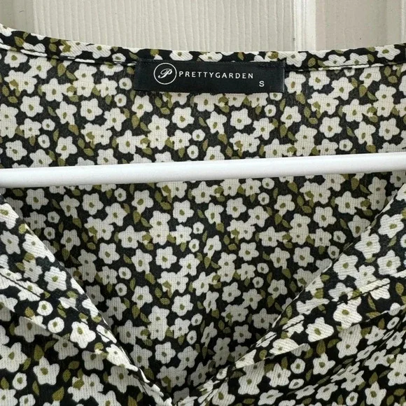 Amazon women’s short sleeve v neck ruffle floral print mini skater dress size s - Picture 4 of 8